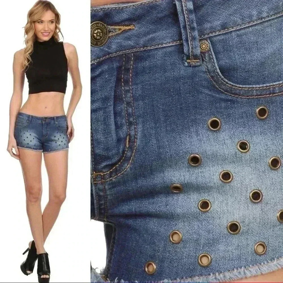 "Leisa" Metal Eyelet Mini Shorts - Picture 1 of 5